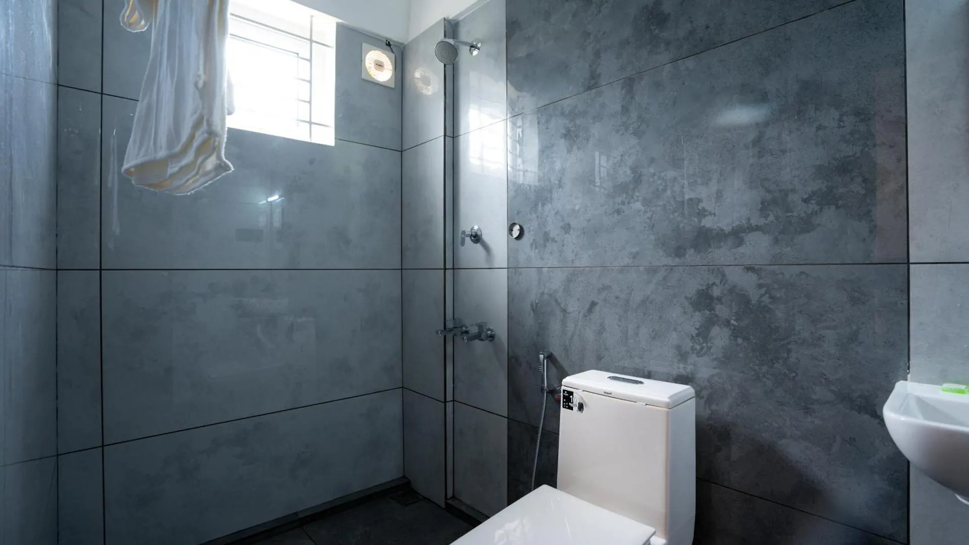 شقة فندقية Kochi Sapphire Business Suites