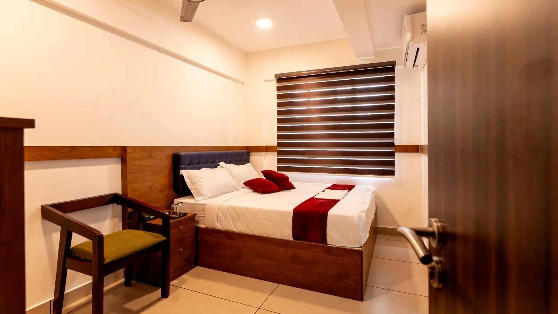 شقة فندقية Kochi Sapphire Business Suites