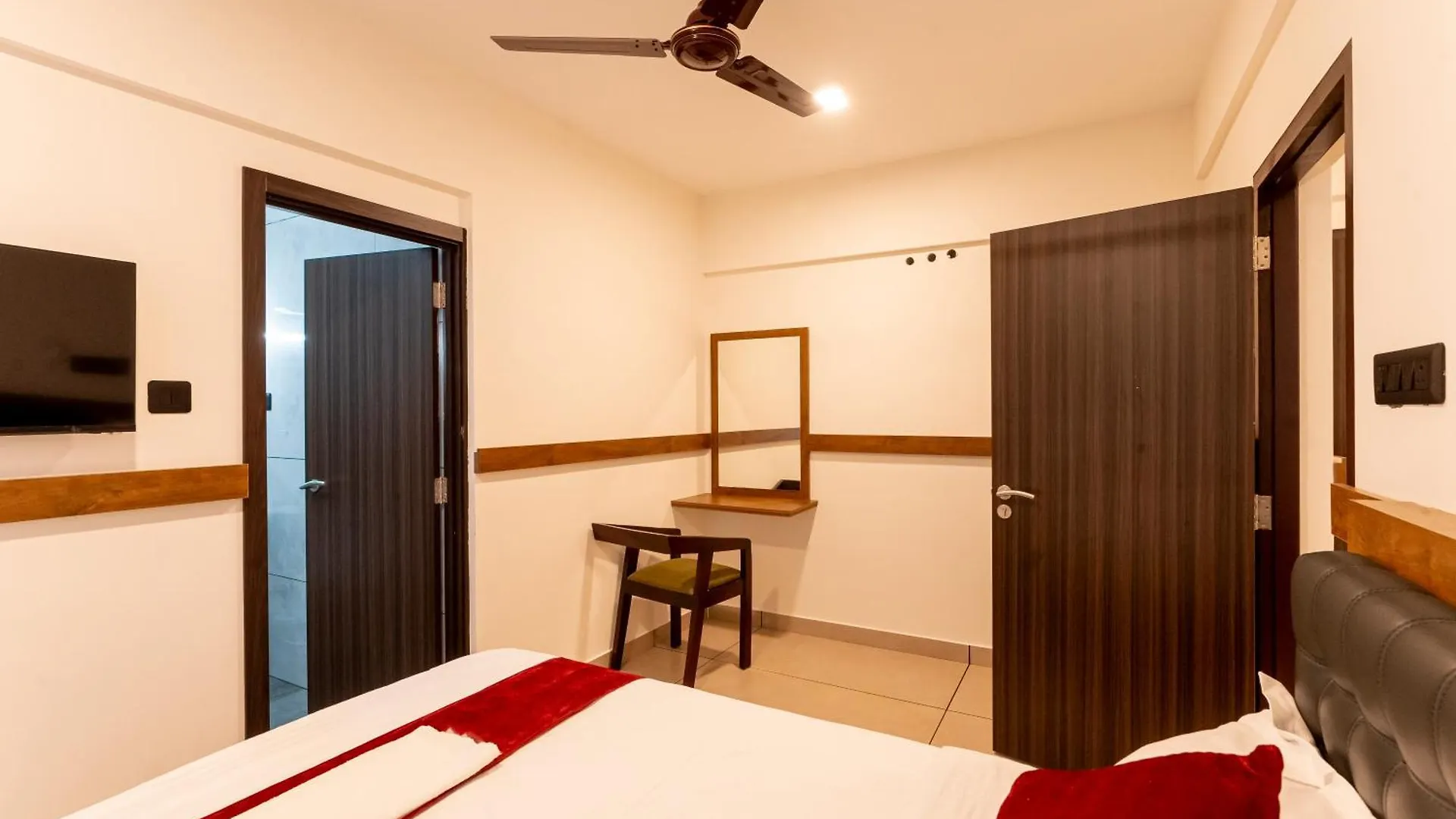 Kochi Sapphire Business Suites 0*,